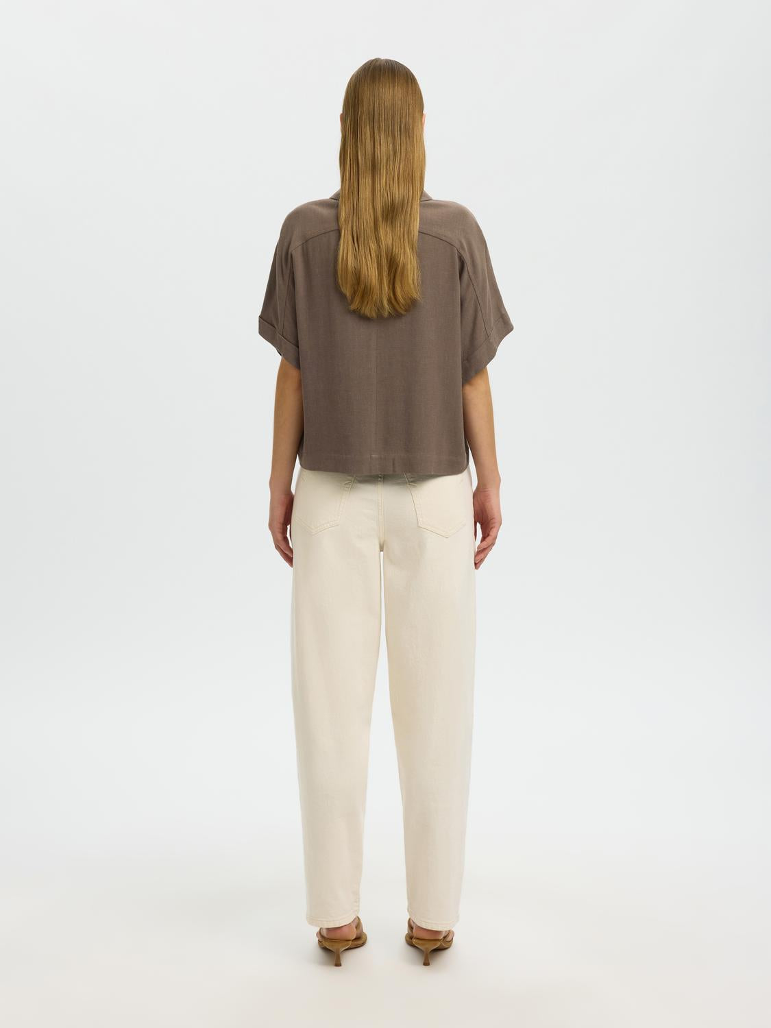 model_shot-back